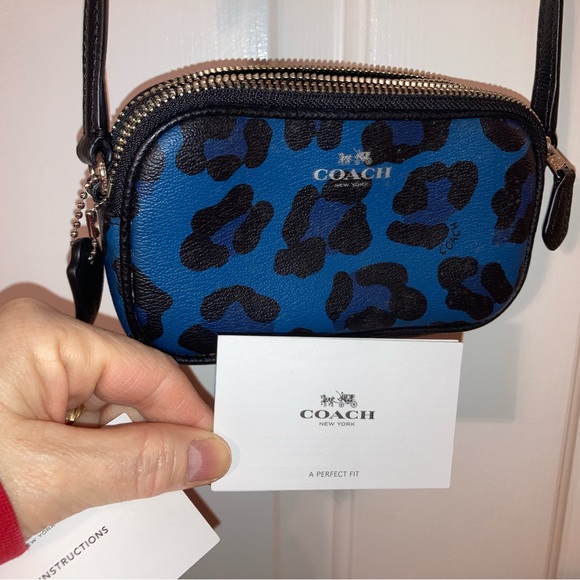 Coach Cross Body - Picture 5 of 11